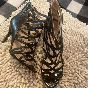 Nine West size 6 wore once 3.5 heel